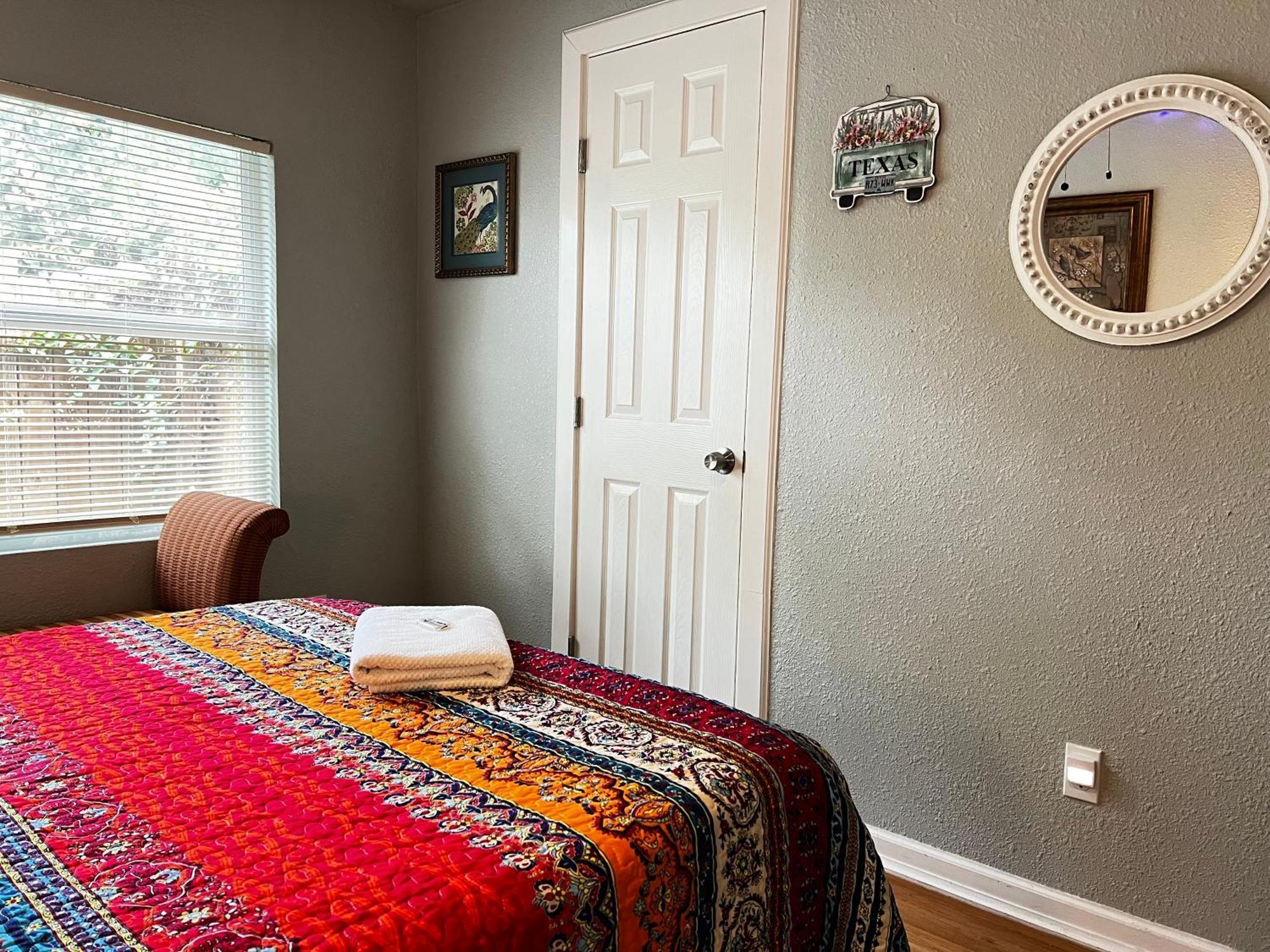 Boho Bliss- Cozy Private Room 2 Miles From Alamodome! San Antonio Kültér fotó