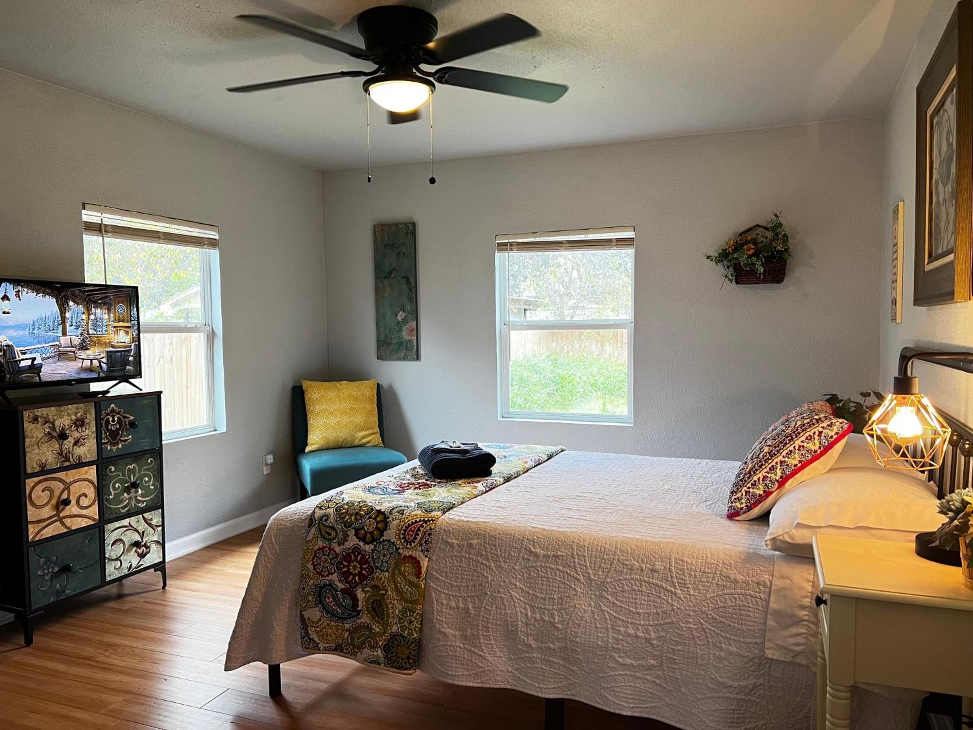 Boho Bliss- Cozy Private Room 2 Miles From Alamodome! San Antonio Kültér fotó